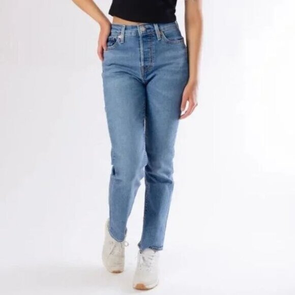 Levi's Wedgie Straight Jeans in Love in the Mist Wash Size 24 - Picture 1 of 16